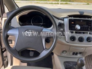 Xe Toyota Innova 2.0E 2015