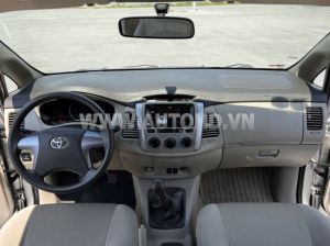 Xe Toyota Innova 2.0E 2015