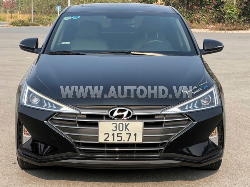 Hyundai Elantra 1.6 AT