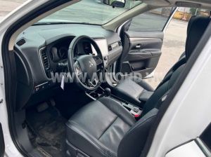 Xe Mitsubishi Outlander Premium 2.0 CVT 2021